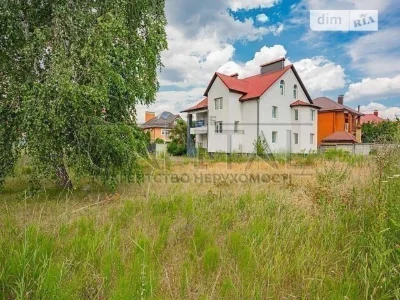 Продаж 3 поверхового будинку з ділянкою на 8 соток, 451 кв.