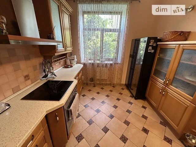 Продаж 2 поверхового будинку з ділянкою на 6 соток, 320 кв.