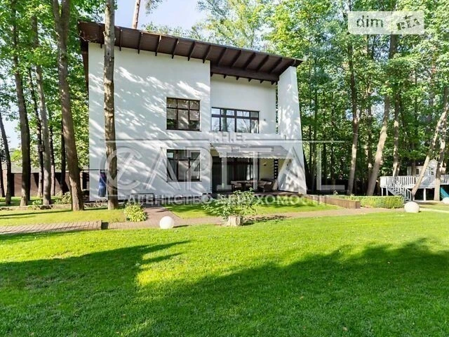 Продаж 2 поверхового будинку з ділянкою на 20 соток, 300 кв.