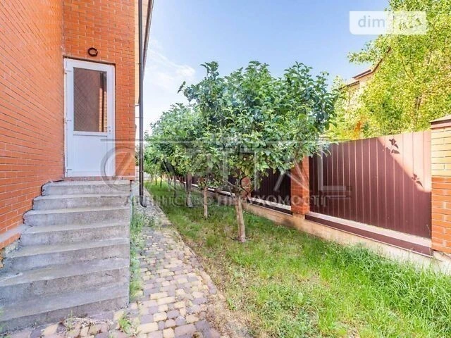 Продаж 2 поверхового будинку з гаражем і ділянкою на 3 сотки