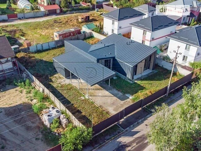 Продаж 1 поверхового будинку з ділянкою на 10 соток, 210 кв.