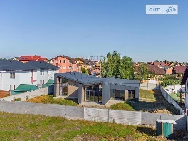 Продаж 1 поверхового будинку з ділянкою на 10 соток, 210 кв.