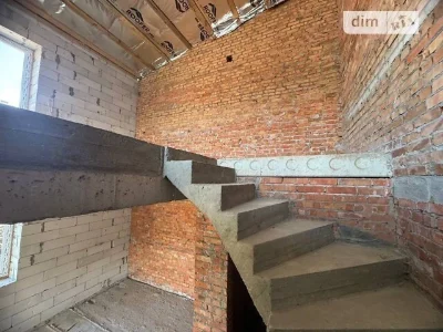 Продаж 2 поверхового таунхауса з ділянкою на 1 сотку, 127 кв
