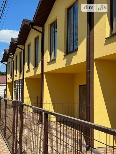 Продаж 2 поверхового таунхауса з ділянкою на 1 сотку, 127 кв