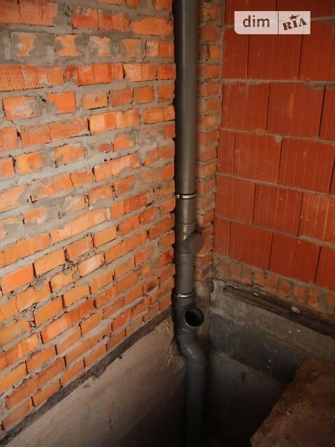 Продаж 2 поверхового таунхауса з ділянкою на 1 сотку, 90.5 к