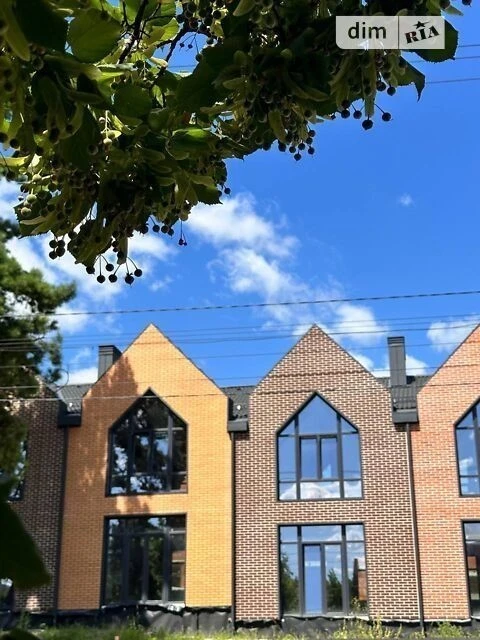 Продаж 2 поверхового таунхауса з ділянкою на 1 сотку, 90.5 к