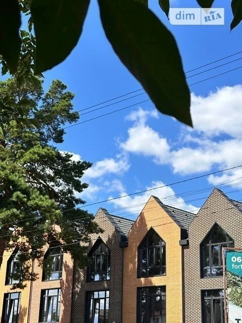 Продаж 2 поверхового таунхауса з ділянкою на 1 сотку, 90.5 к