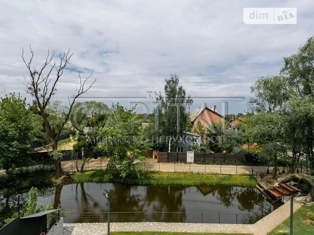 Продаж 3 поверхового будинку з ділянкою на 10 соток, 137 кв.