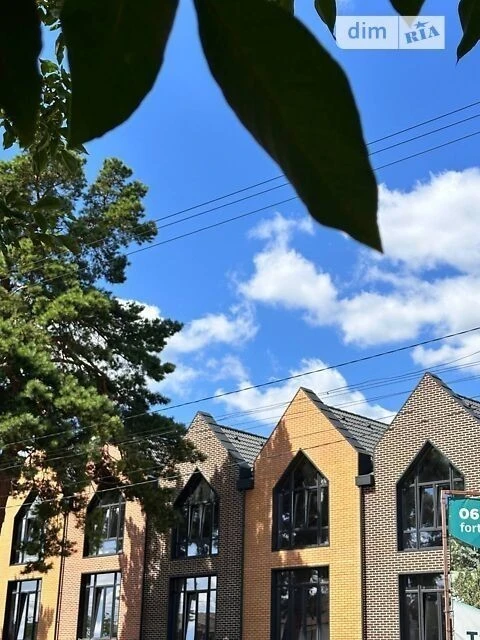 Продаж 2 поверхового таунхауса з ділянкою на 1.2 сотки, 105