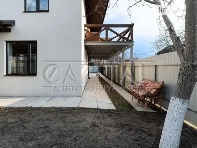 Продаж 2 поверхового будинку з ремонтом і ділянкою на 1 сотк