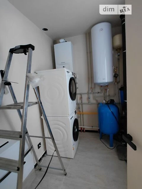 Продаж 2 поверхового будинку з верандою і ділянкою на 44 сот