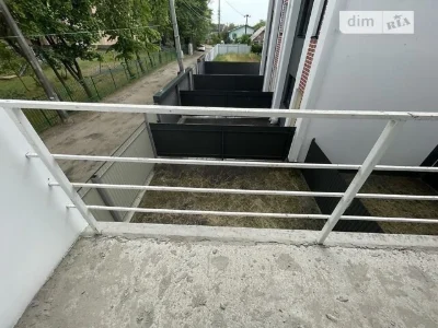 Продаж 3 поверхового таунхауса з ділянкою на 1 сотку, 100 кв
