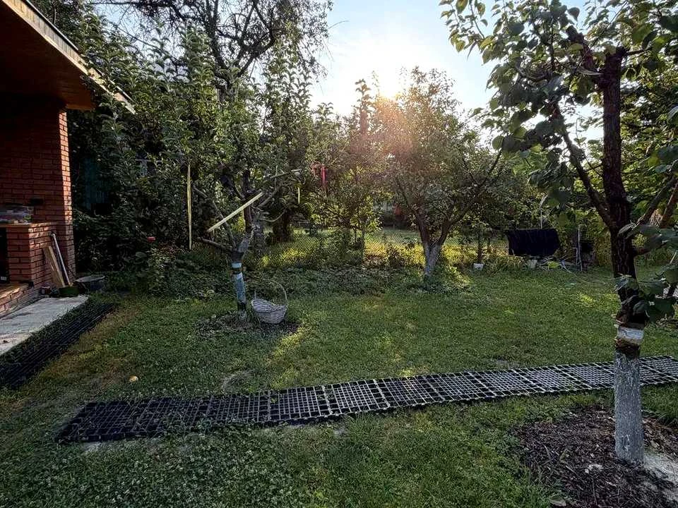 Будинок. Київ, 16-та садова