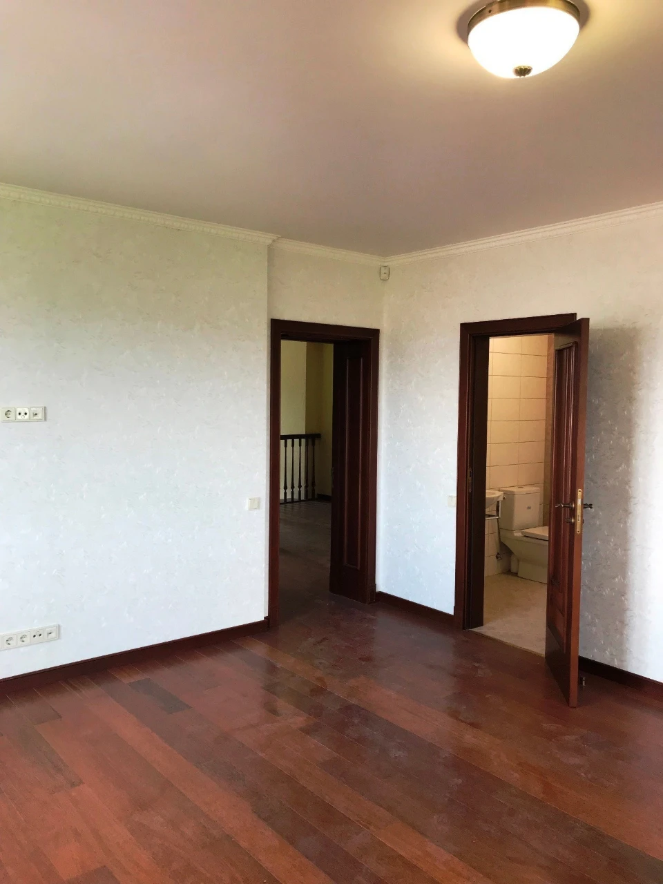 Продаж вілли 723 м², Привітна вул.