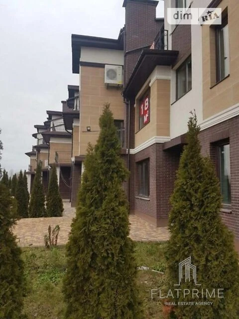 Продаж 2 поверхового таунхауса з ділянкою на 121 кв. м., 180