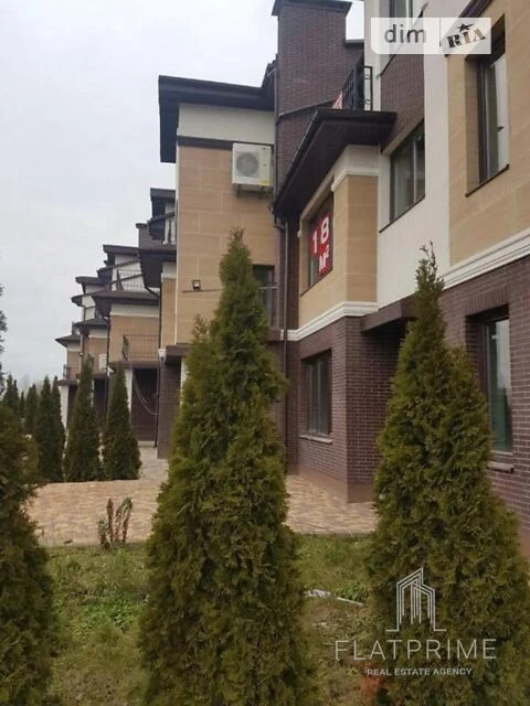 Продаж 2 поверхового таунхауса з ділянкою на 121 кв. м., 180