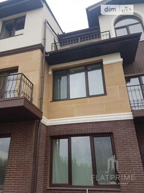 Продаж 2 поверхового таунхауса з ділянкою на 121 кв. м., 180