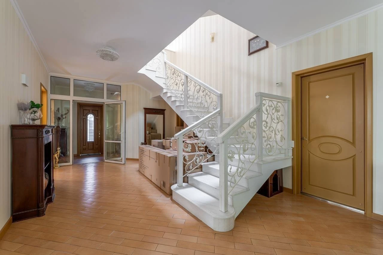 Продаж будинку 590 м², Івана Улітіна вул., 33