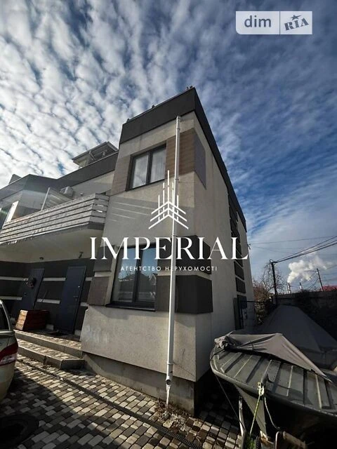 Продаж 3 поверхового таунхауса з ділянкою на 1.5 сотки, 110