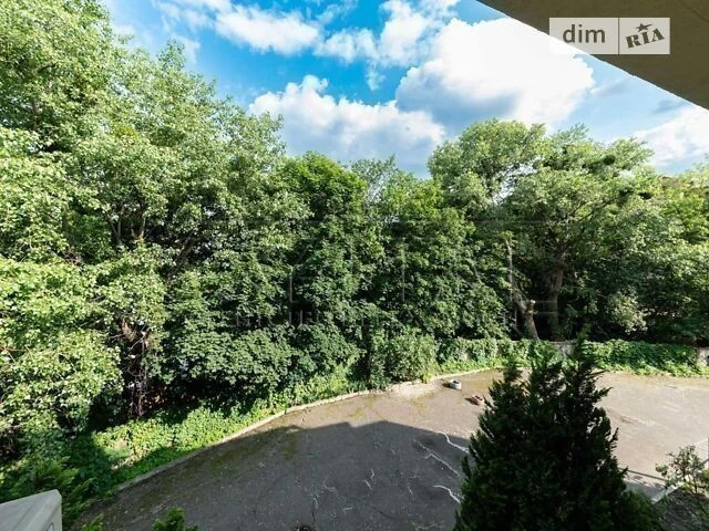 Продаж 3 поверхового таунхауса з ділянкою на 3 сотки, 319.3
