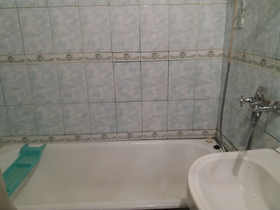Продам 2-ком. кв. по ул. Чумаченка ( р-н остановок гор. тр.