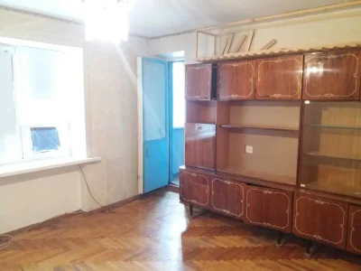 Продам 2-ком. кв. по ул. Чумаченка ( р-н остановок гор. тр.