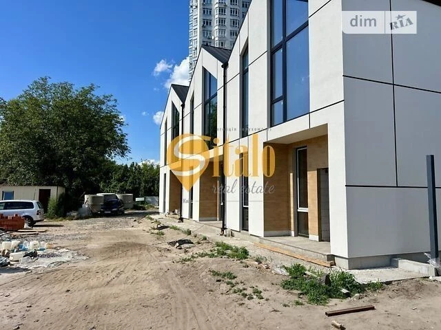 Продаж 2 поверхового таунхауса з ділянкою на 2 сотки, 120 кв