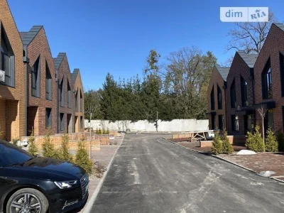 Продаж 2 поверхового таунхауса 104 кв. м, 3 кімнати, на вул.