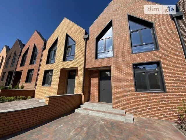 Продаж 2 поверхового таунхауса з ділянкою на 1.7 сотки, 105