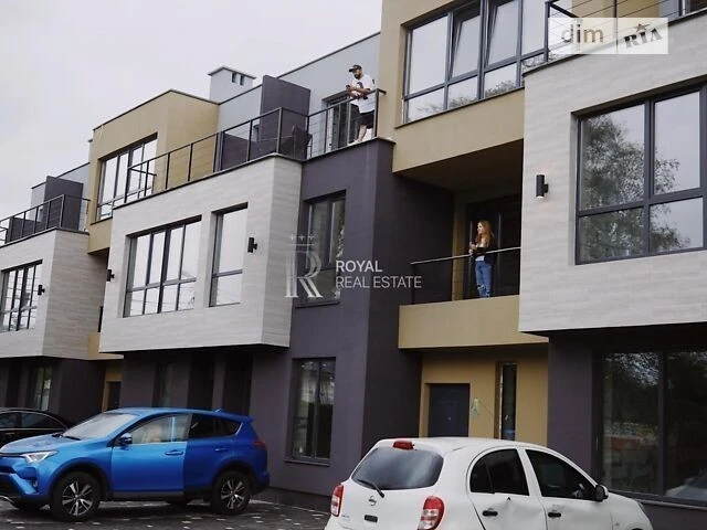 Продаж 3 поверхового таунхауса з ділянкою на 2 сотки, 127.5
