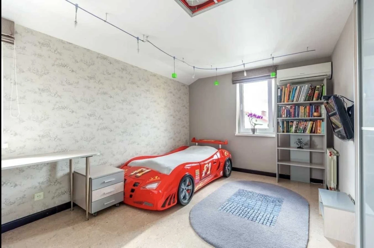 Продаж будинку 260 м², Святищенська вул.