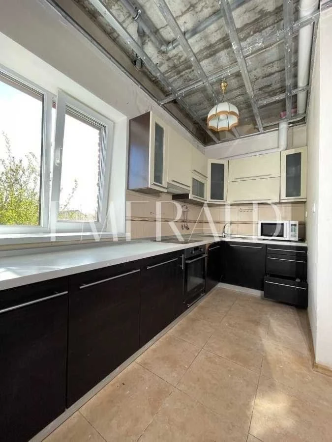 Продаж будинку 218.1 м², Молодіжна вул., 10В