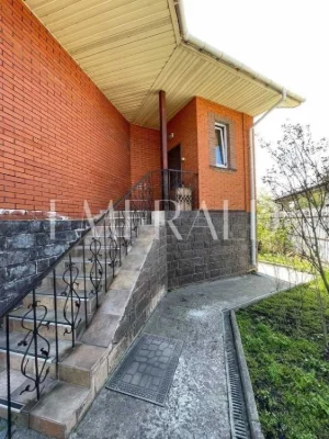 Продаж будинку 218.1 м², Молодіжна вул., 10В
