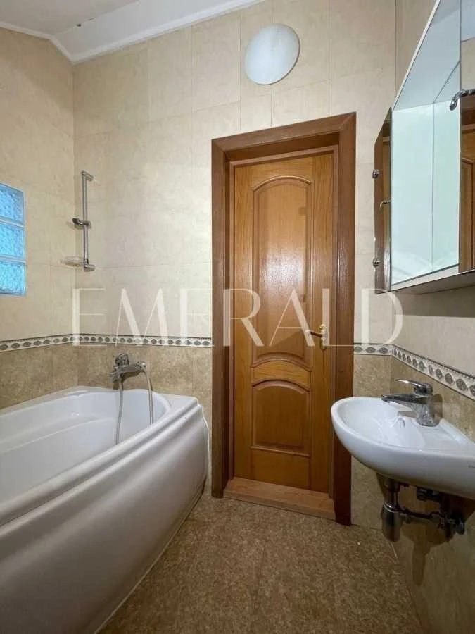 Продаж будинку 218.1 м², Молодіжна вул., 10В