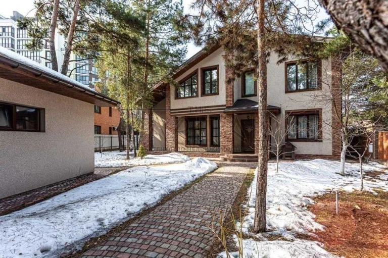 Продаж / Будинок / 300 м2 / Биківня / Київ / метро Лісова, б