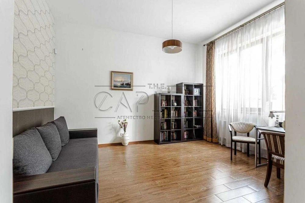 Продаж / Будинок / 300 м2 / Биківня / Київ / метро Лісова, б