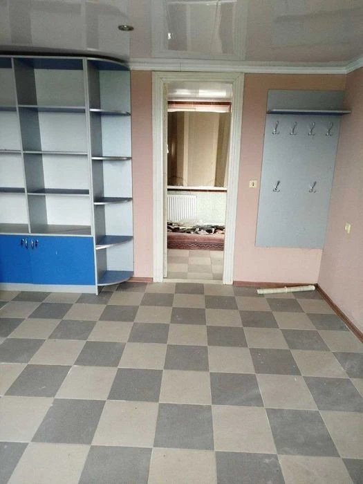 Продам будинок / торгово розважальне приміщення !