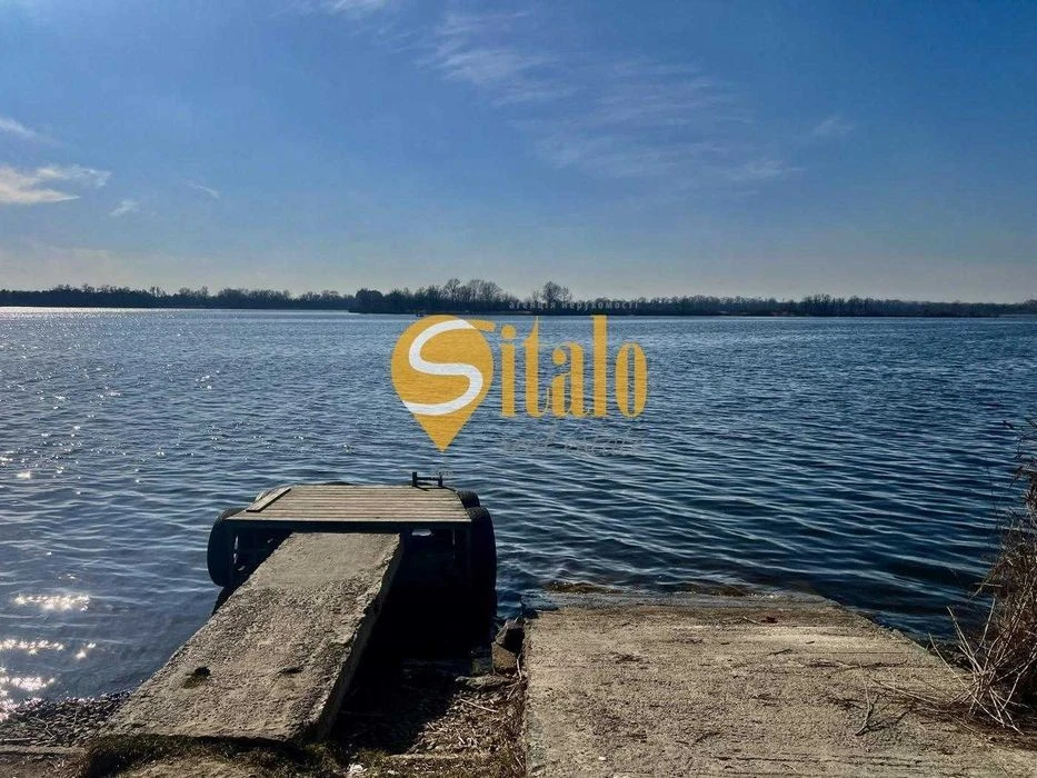 Одноповерховий будинок 138 кв. м під ремонт з ділянкою виход