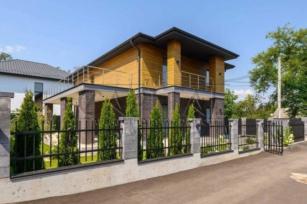 Продаж будинку 252 м2, газ, ліс, з ремонтом, 5 соток ділянка