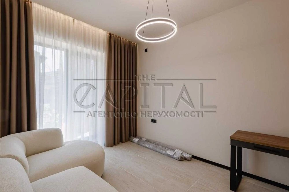 Продаж будинку 252 м2, газ, ліс, з ремонтом, 5 соток ділянка