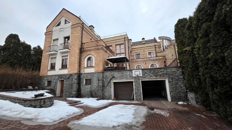 Продаж будинку 800 м² | 22 сотки | вул. Красицького | Площа