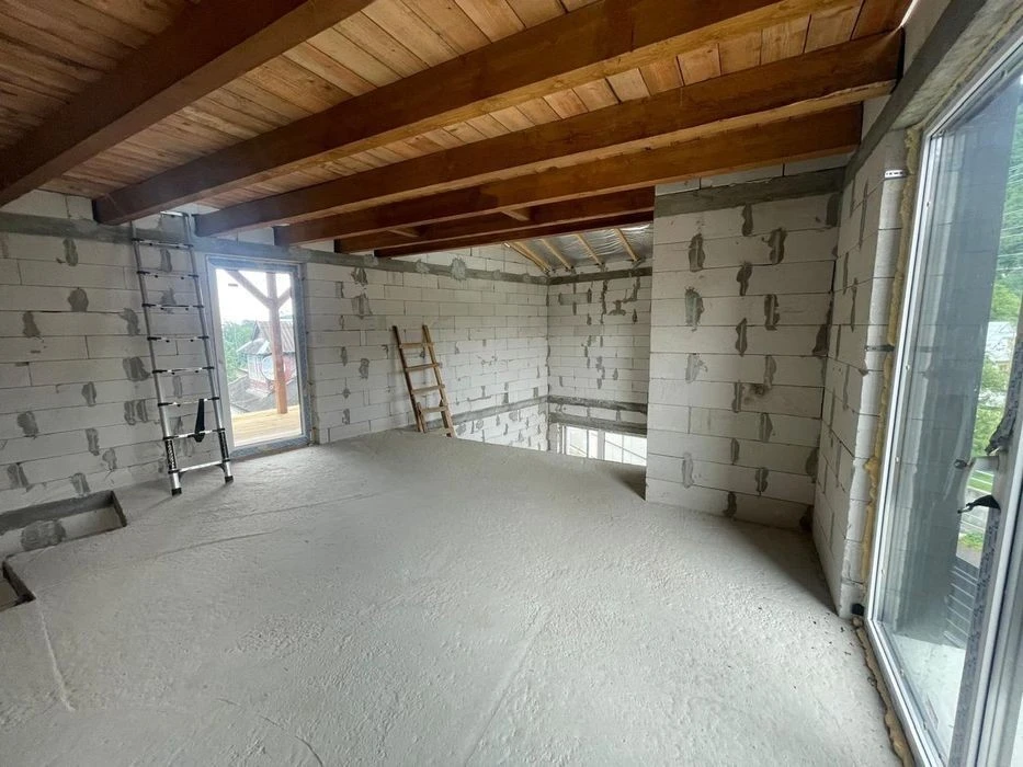 Продаж котеджу (1/2 будинку) в самому центрі Яремче, 90 кв.