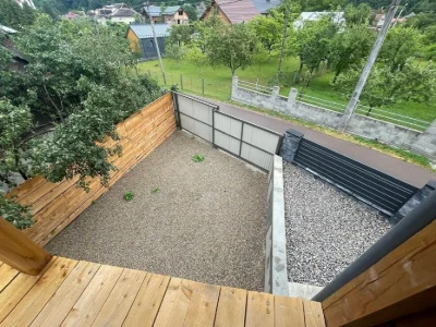 Продаж котеджу (1/2 будинку) в самому центрі Яремче, 90 кв.