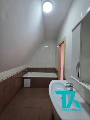Будинок в Києві, для себе. Три спальні+гостьова. Без комісії
