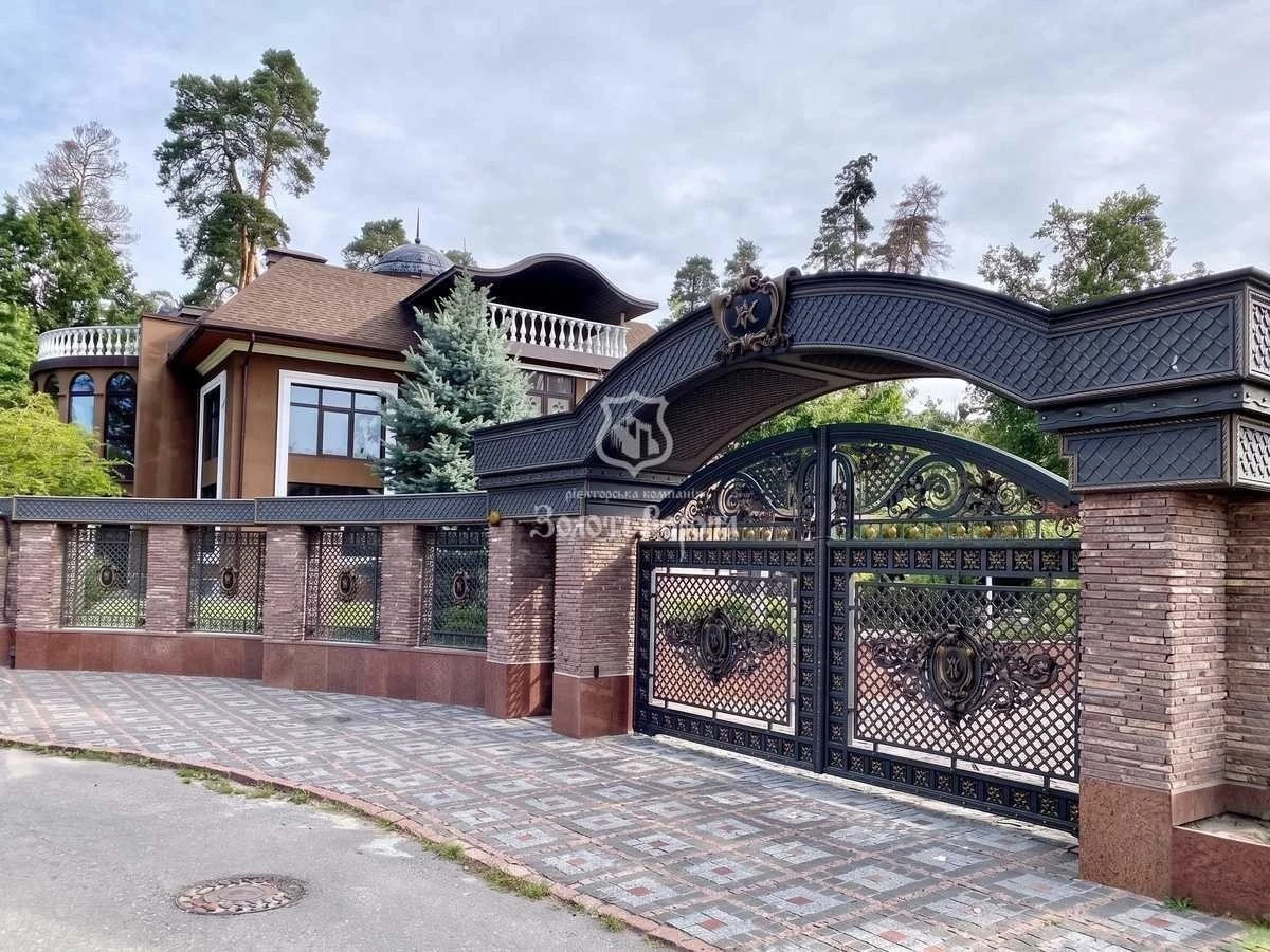 Продажа дома 1432 м², Большая Житомирская ул., 4А