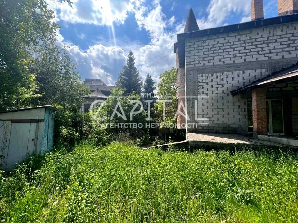 Будинок. Київ, Саперне Поле вул.