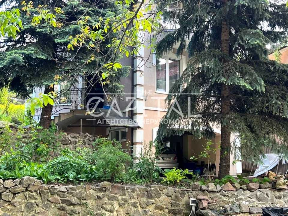 Будинок. Київ, Саперне Поле вул.