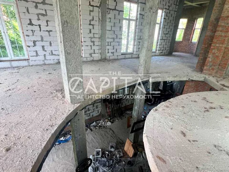 Будинок. Київ, Саперне Поле вул.