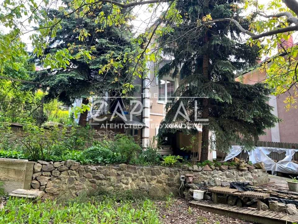 Будинок. Київ, Саперне Поле вул.