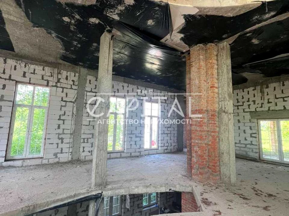 Будинок. Київ, Саперне Поле вул.